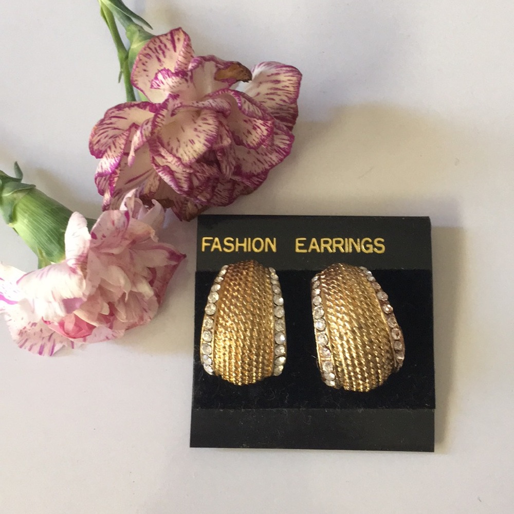 Gold earrings